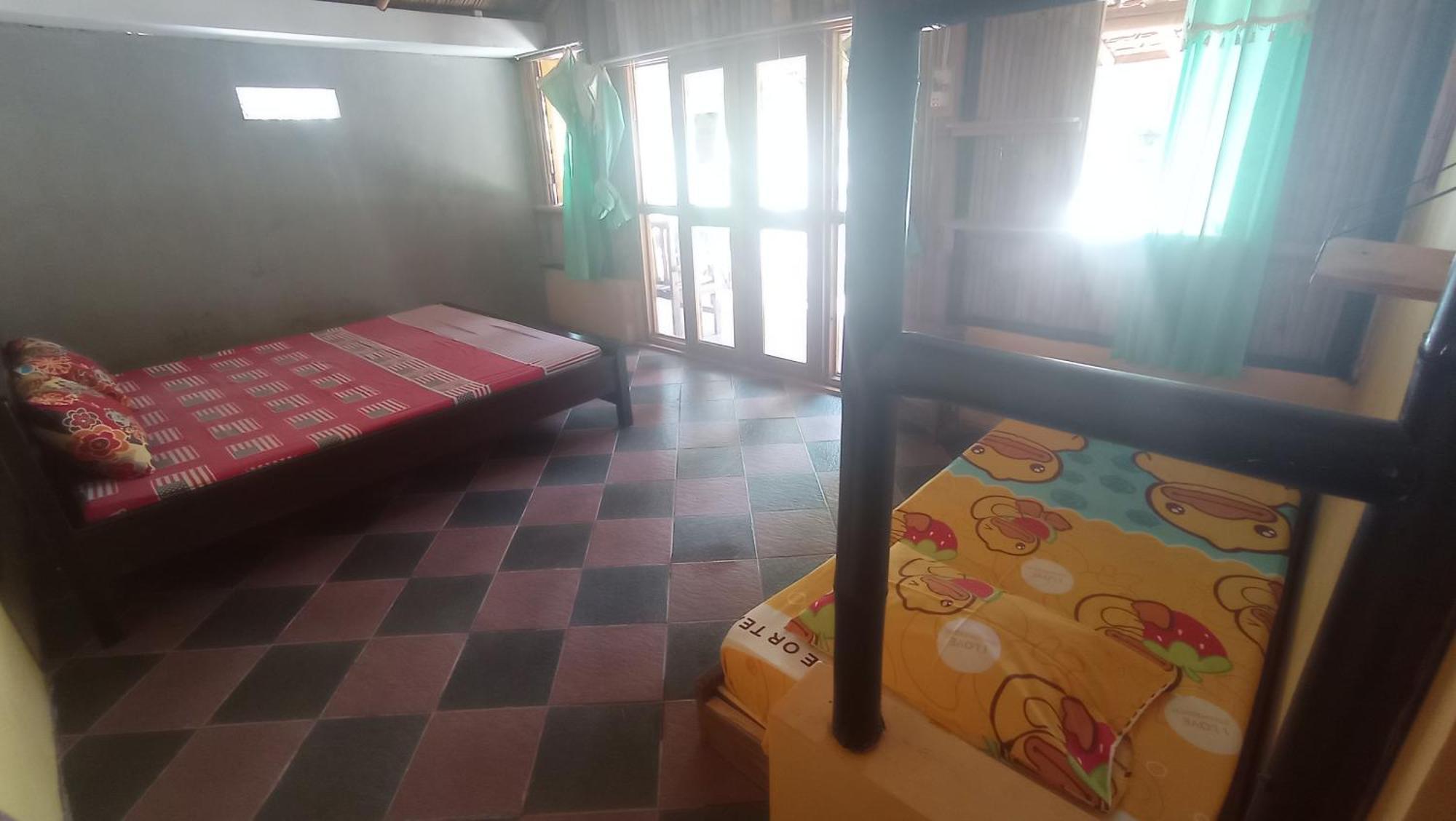 Harry'S Ocean House Watukarung Homestay Kalak Pokoj fotografie