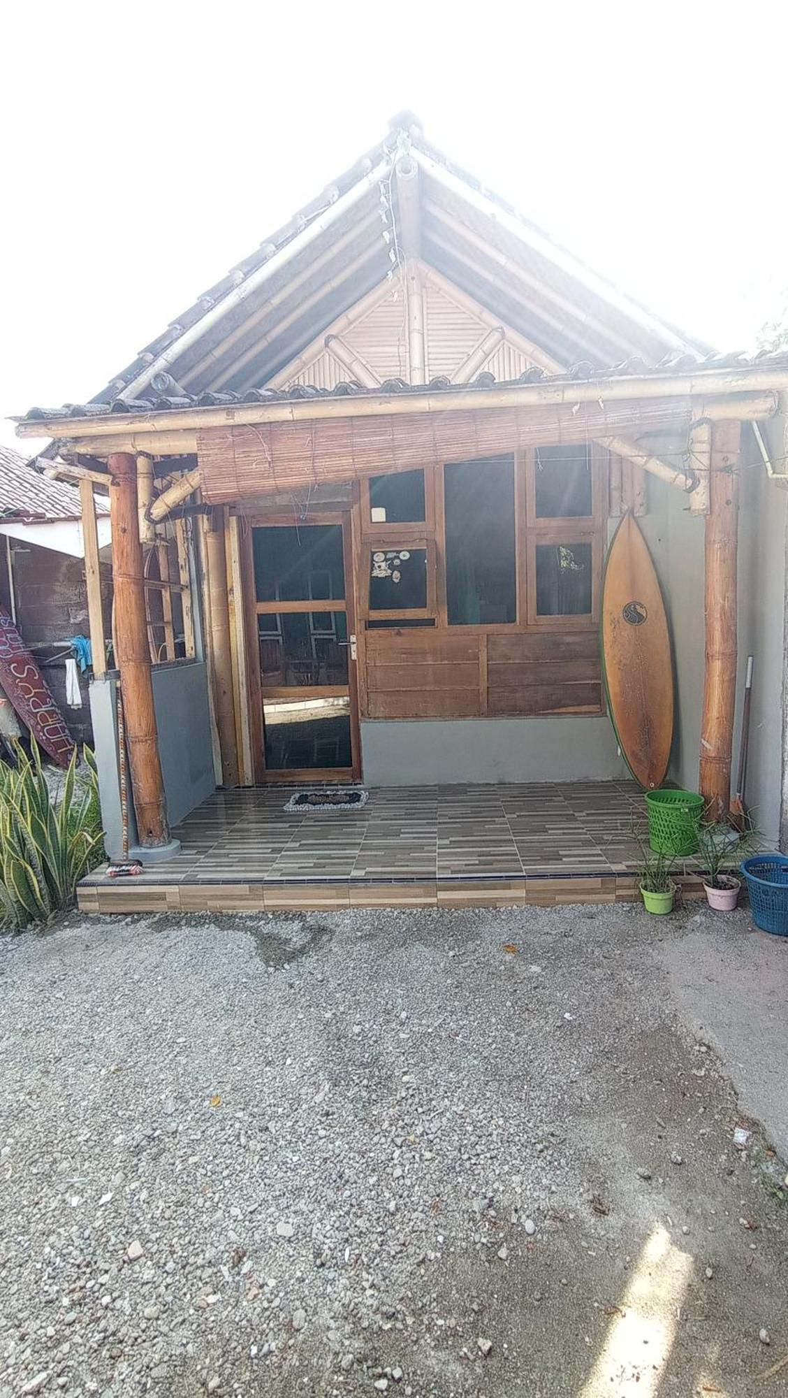Harry'S Ocean House Watukarung Homestay Kalak Pokoj fotografie