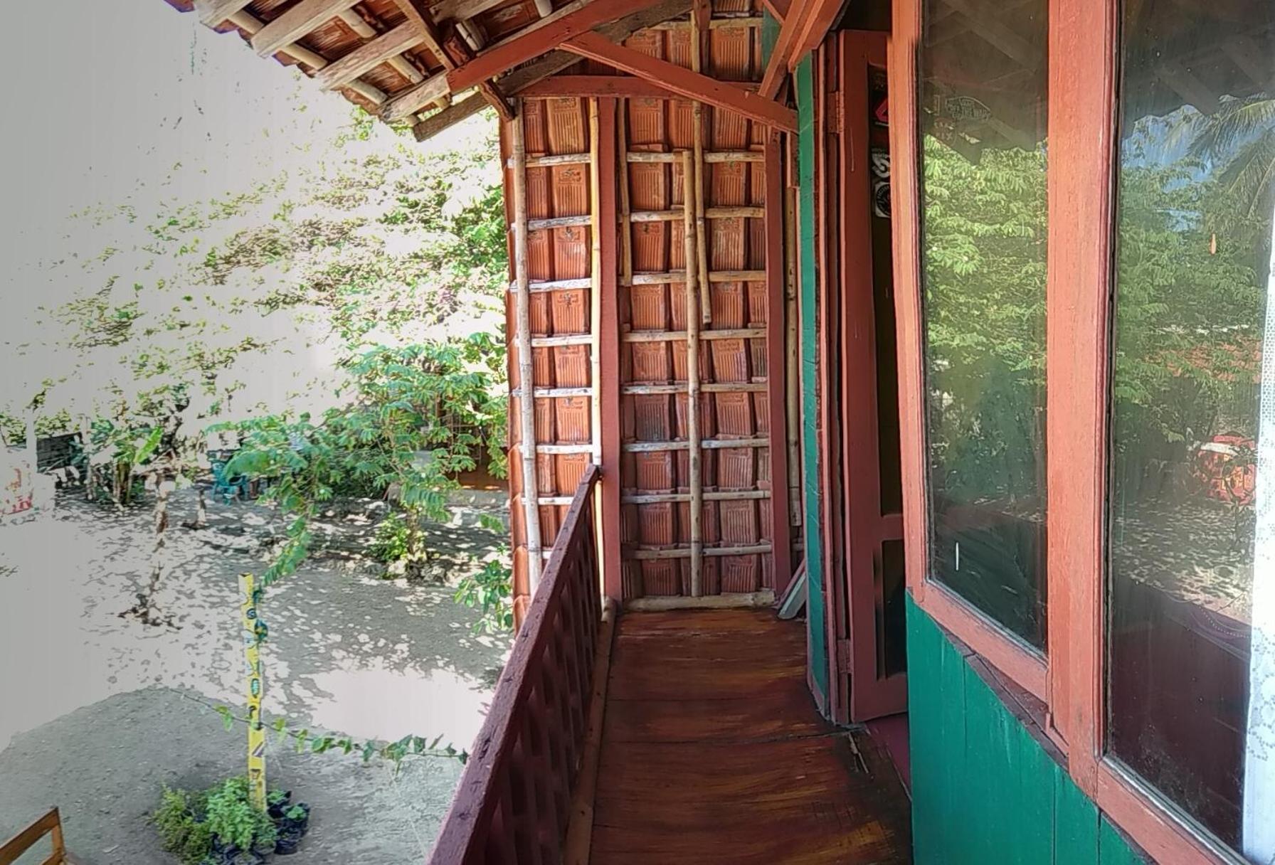 Harry'S Ocean House Watukarung Homestay Kalak Pokoj fotografie