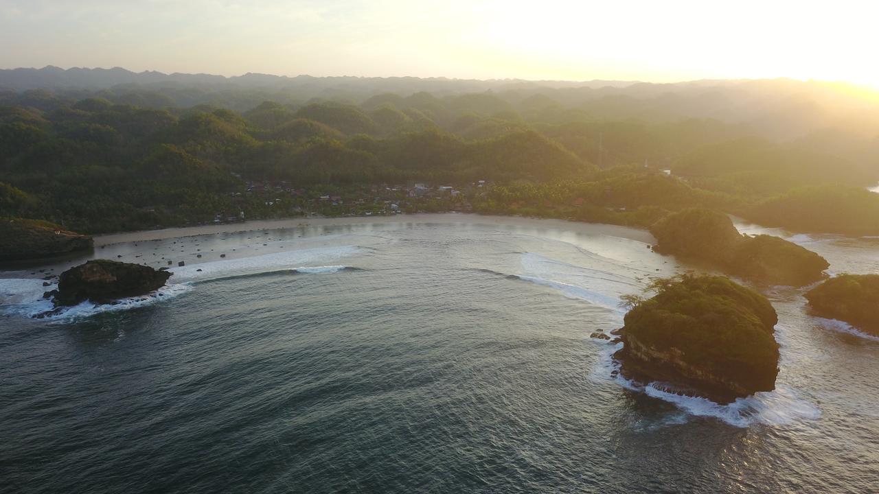 Harry'S Ocean House Watukarung Homestay Kalak Exteriér fotografie