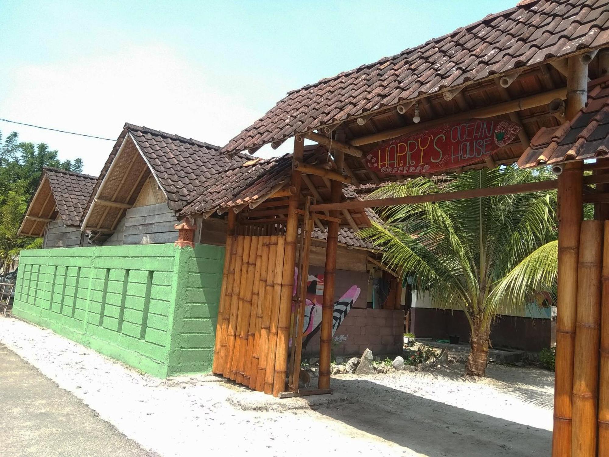 Harry'S Ocean House Watukarung Homestay Kalak Exteriér fotografie