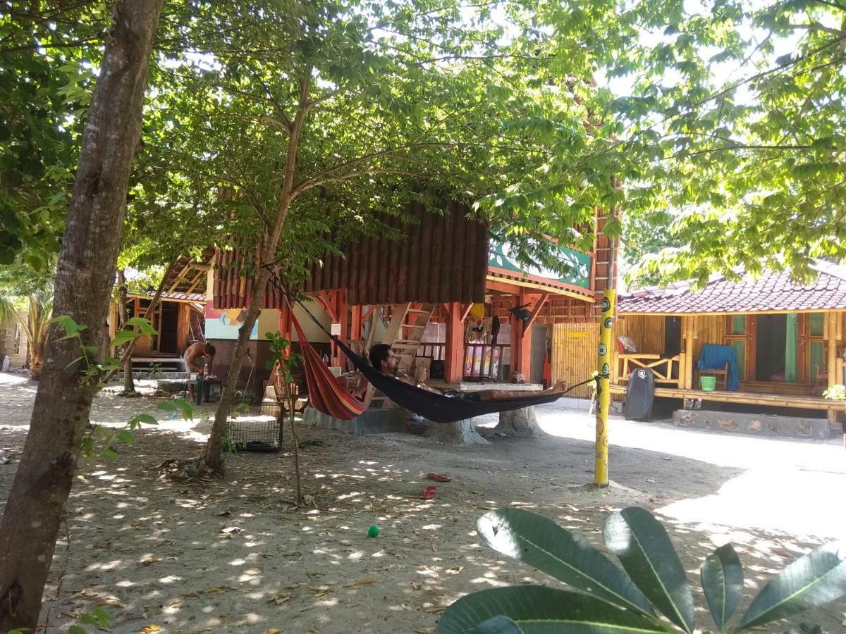 Harry'S Ocean House Watukarung Homestay Kalak Exteriér fotografie